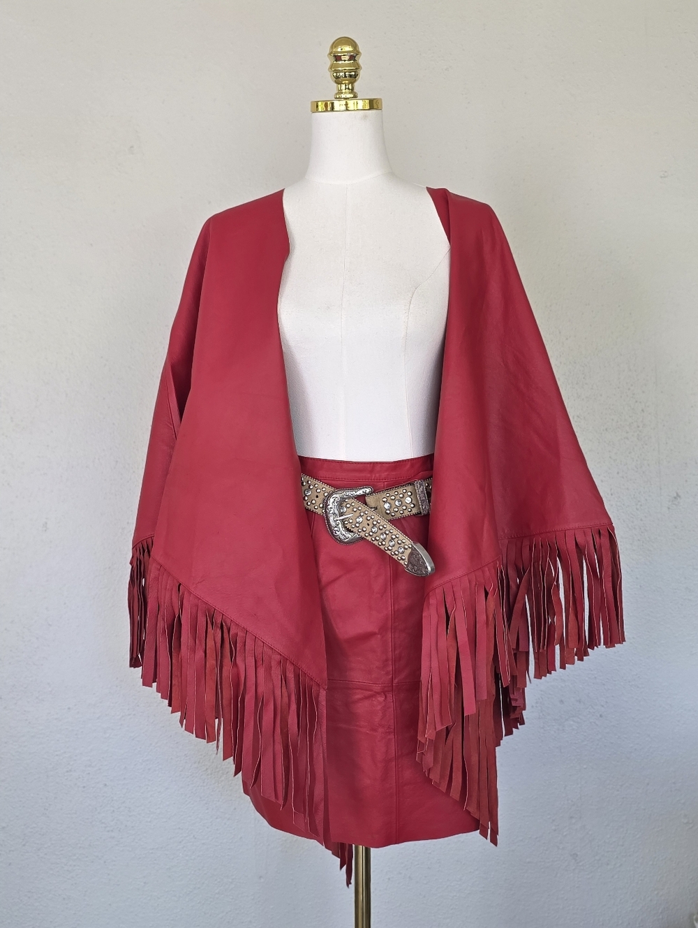 VTG Red Leather Fringe Poncho Cape Western Boho Festival Fringe Shawl Tie O/S